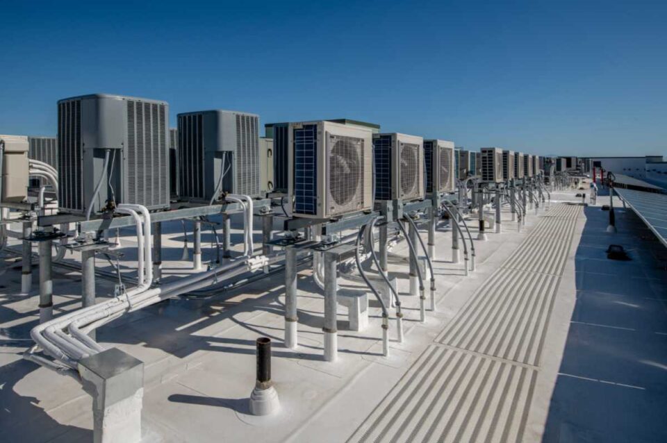 Commercial rooftop heat pump installation for large facilities in North Atlanta Metro